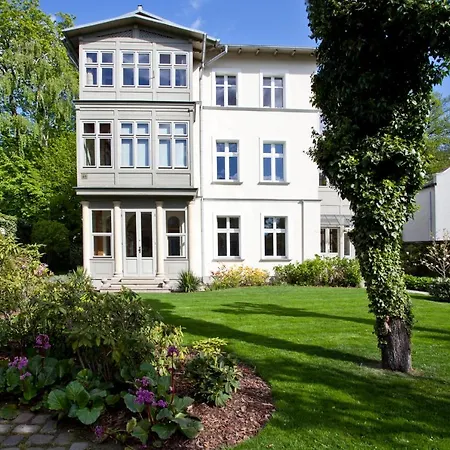 Апартаменти Golden Beach